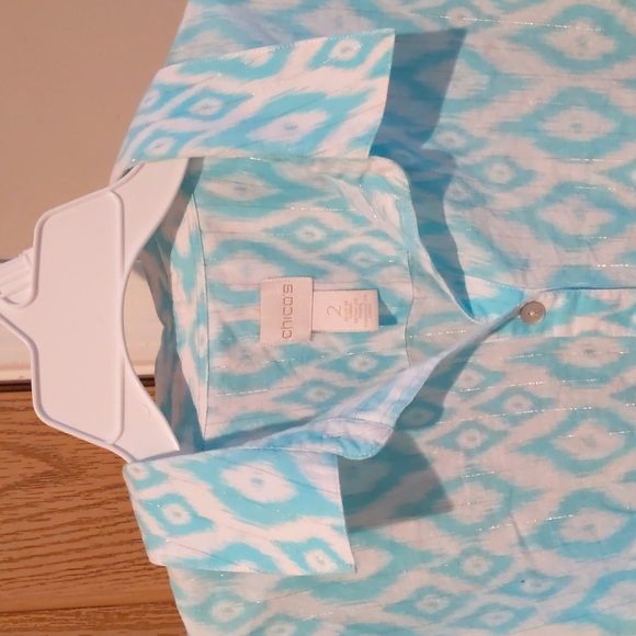 Chico's, size 2 adjustable long sleeve, belly tie, button down top - Picture 3 of 8